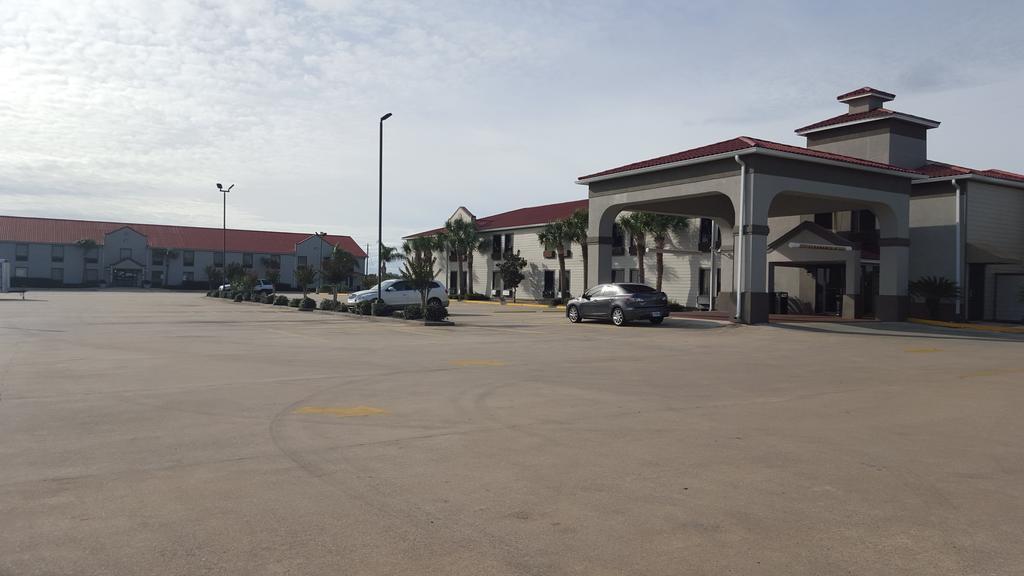 Days Inn By Wyndham Galliano La Exterior photo